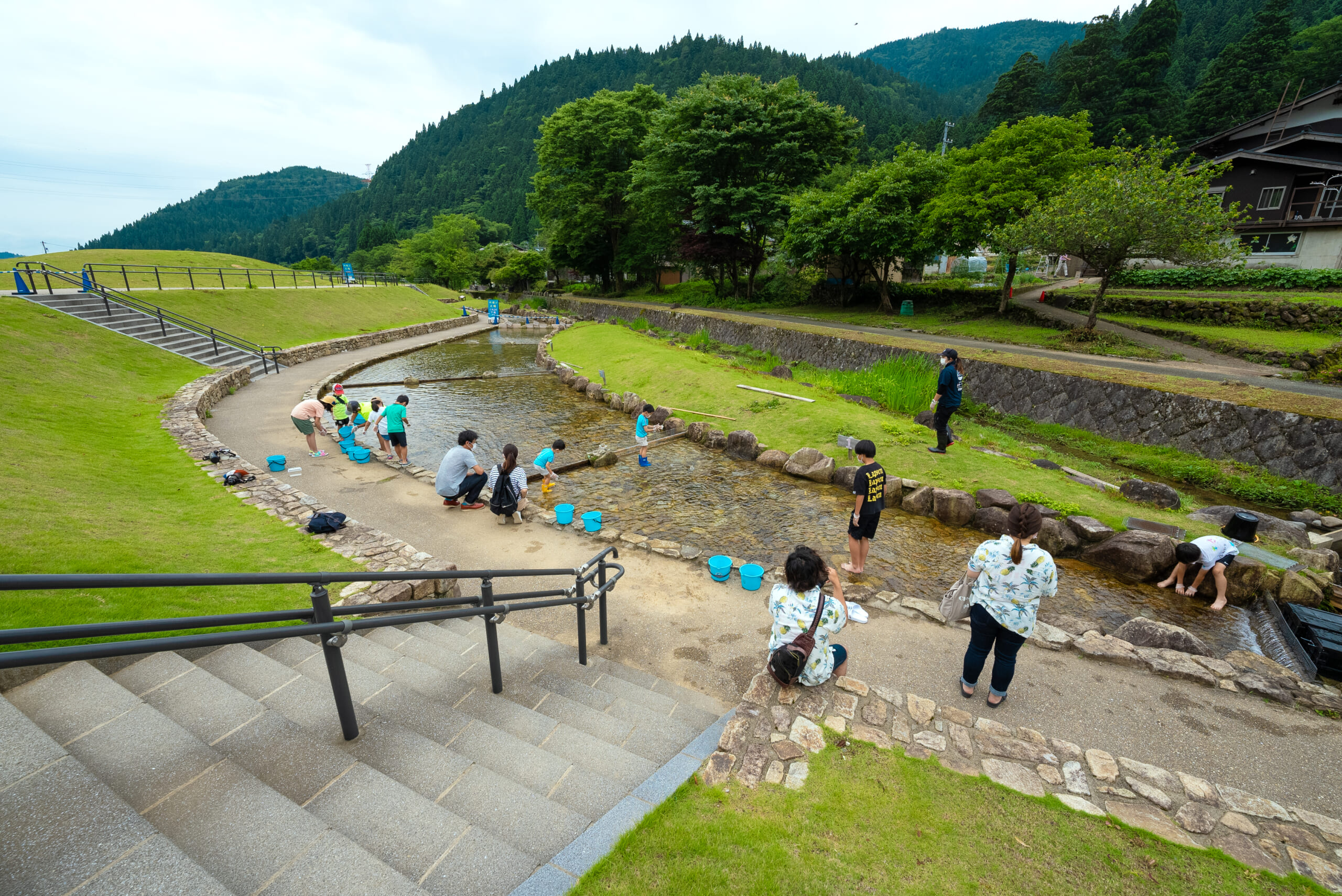 手軽に魚と触れ合える「清流長良川あゆパーク」へ日帰り夏旅！ イメージ