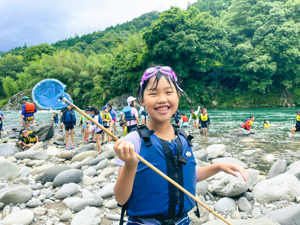 川遊びにおすすめの服装を、子どもキャンプの先生に聞いてみました。