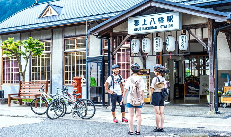 のんびり春デート。長良川鉄道で行く「郡上八幡」のふたり旅