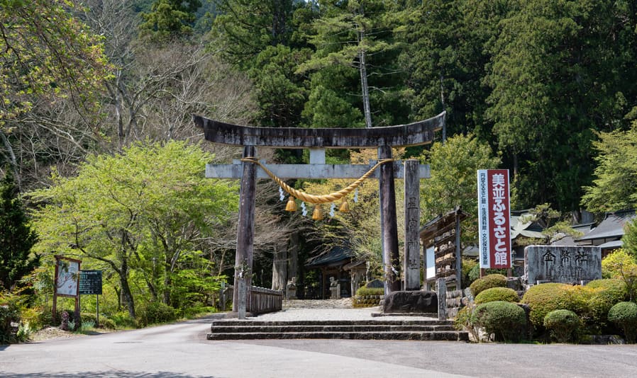 美並・円空歴史散策と花探訪コース「穏やかで、優しい微笑みの円空仏に出会う、星宮神社・円空歴史散策と、花寺・桂昌寺を巡る旅」