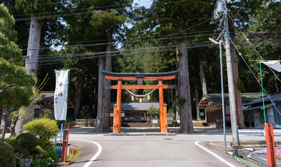 <C_005>和良・戸隠神社と和良鮎を楽しむコース「不思議な伝説の岩と日本一の鮎「和良鮎」の里散策」